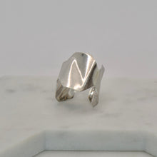 Load image into Gallery viewer, Octagon Twist Ring
