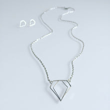 Load image into Gallery viewer, Minimalistic diamond necklace

